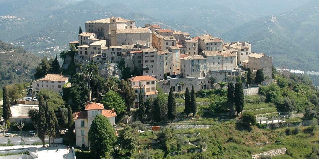 https://www.respelido.co.uk/wp-content/uploads/2016/09/carros-village-1080x540.jpg