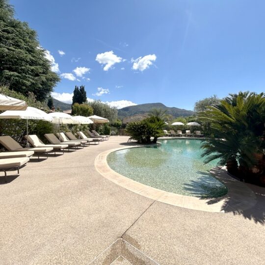 https://www.respelido.co.uk/wp-content/uploads/2025/09/holiday-residence-near-nice-carros-respelido-the-swimming-pool_10-1-540x540.jpg