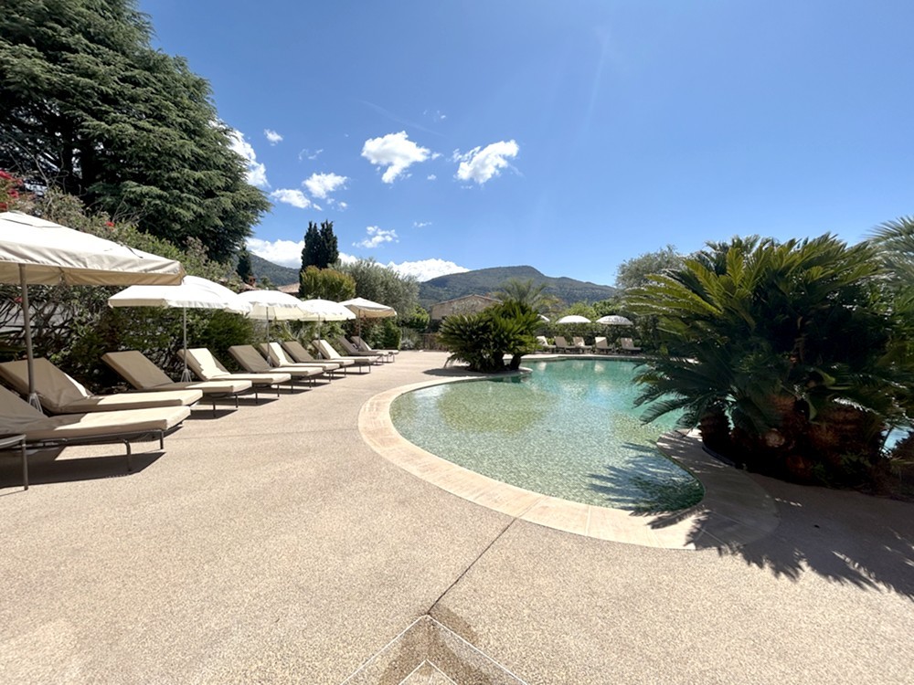 https://www.respelido.co.uk/wp-content/uploads/2025/09/holiday-residence-near-nice-carros-respelido-the-swimming-pool_10-1.jpg