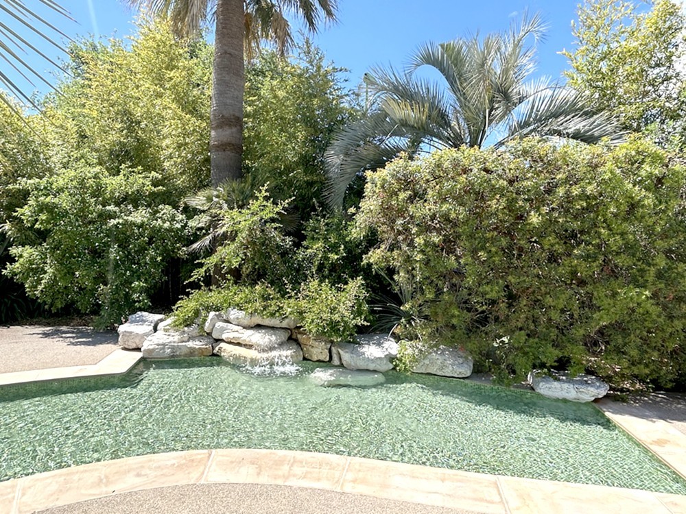 https://www.respelido.co.uk/wp-content/uploads/2025/09/holiday-residence-near-nice-carros-respelido-the-swimming-pool_11-1.jpg