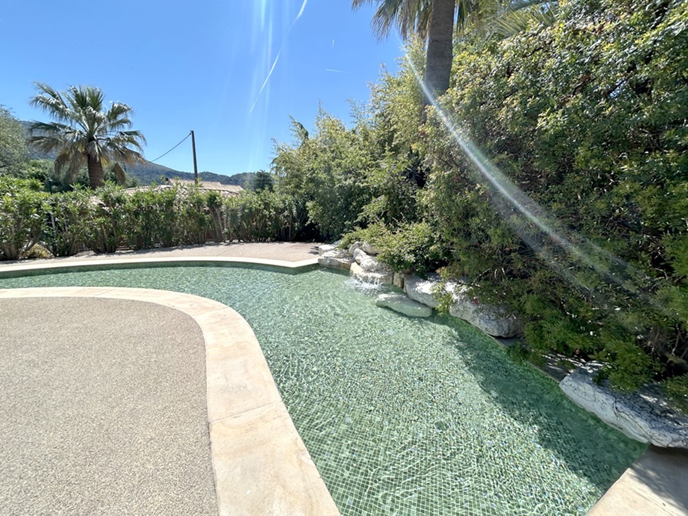 https://www.respelido.co.uk/wp-content/uploads/2025/09/holiday-residence-near-nice-carros-respelido-the-swimming-pool_15-1.jpg