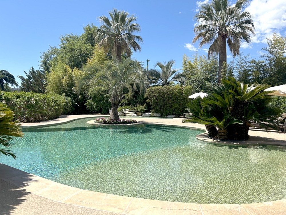 https://www.respelido.co.uk/wp-content/uploads/2025/09/holiday-residence-near-nice-carros-respelido-the-swimming-pool_16-1.jpg