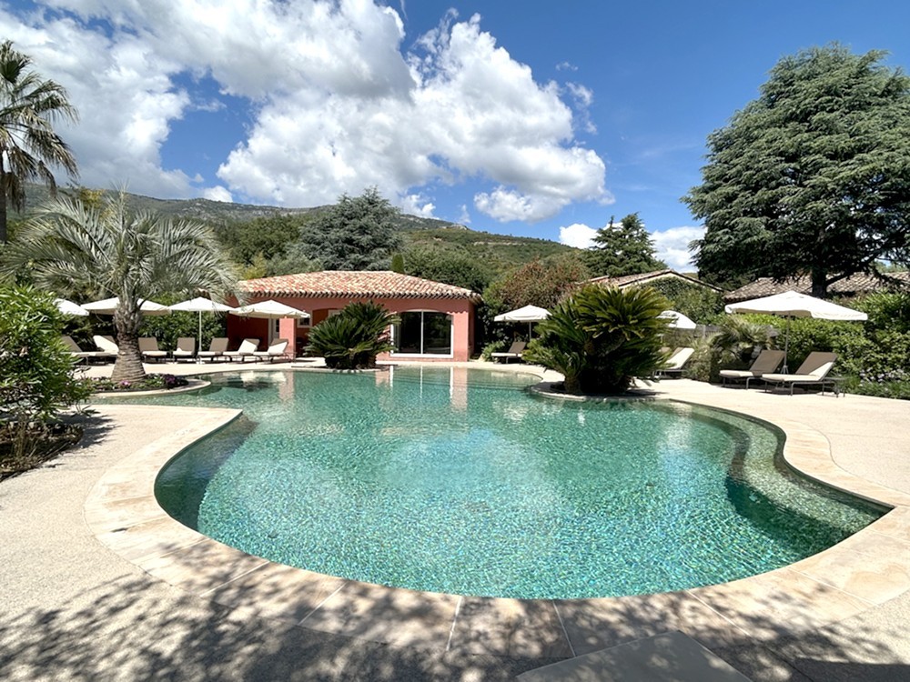 https://www.respelido.co.uk/wp-content/uploads/2025/09/holiday-residence-near-nice-carros-respelido-the-swimming-pool_5-1.jpg