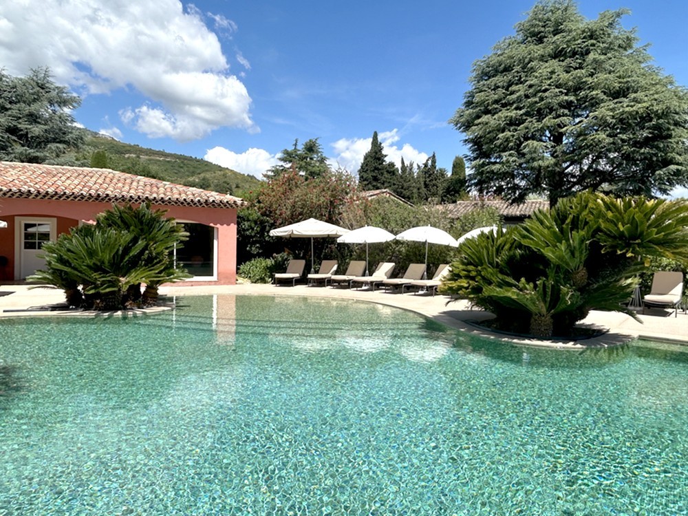 https://www.respelido.co.uk/wp-content/uploads/2025/09/holiday-residence-near-nice-carros-respelido-the-swimming-pool_6-1.jpg